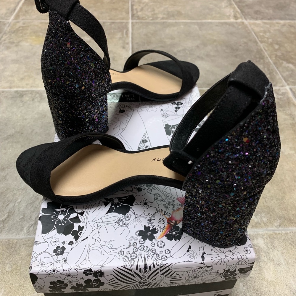 Women sandals